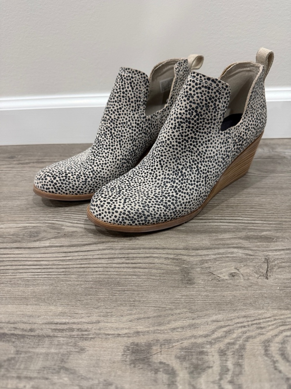 TOMS Women's Kallie Wedge Booties 8.5